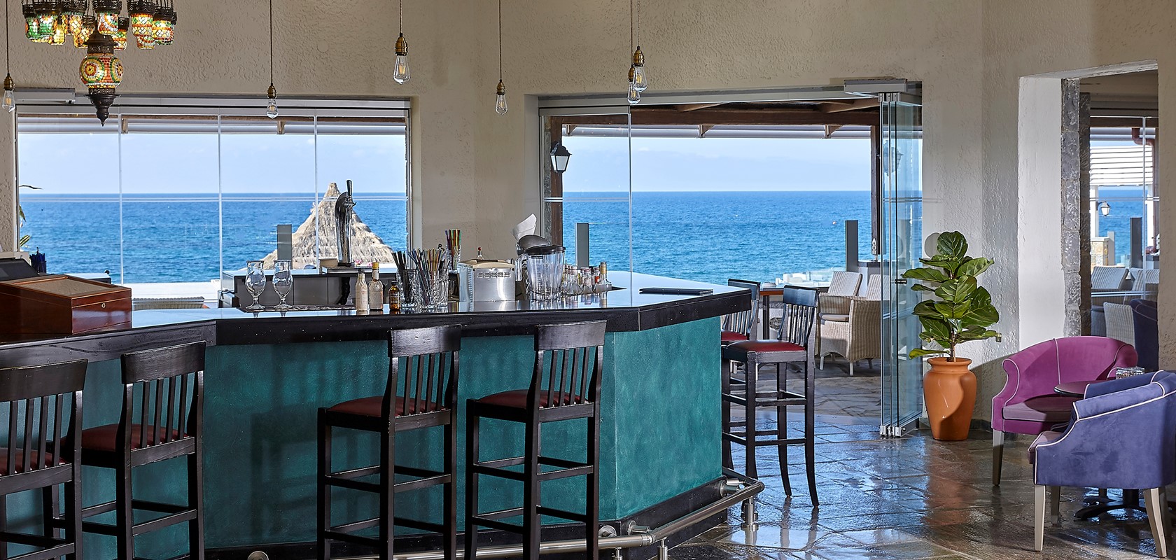 LOBBY BAR DIONYSOS
