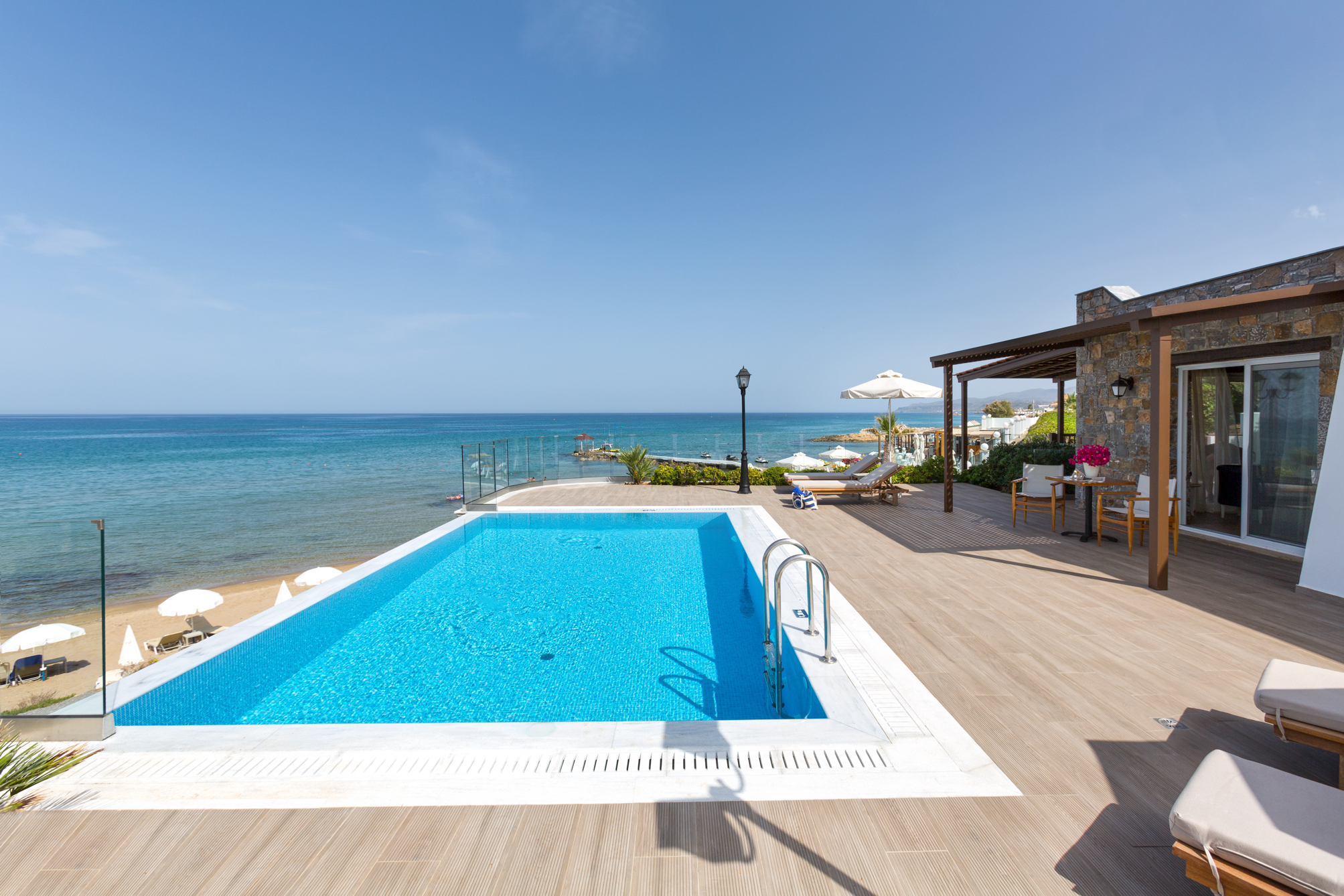 TRAUM SUITEN UND VILLEN, AM STRAND MIT PRIVATEM POOL