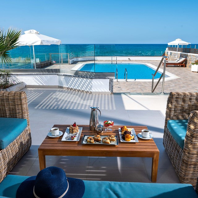 DREAM VILLA ATHENA - 2 SCHLAFZIMMER, DIREKT AM STRAND UND PRIVATEM POOL