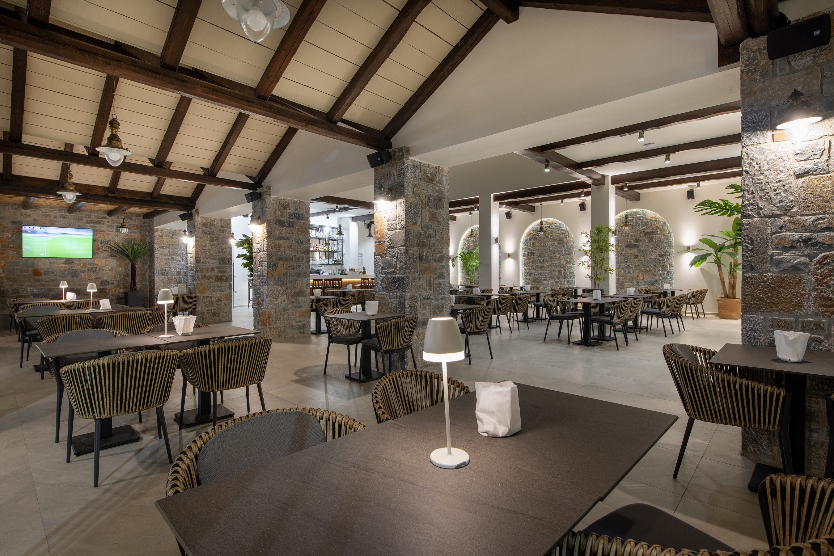 ALEXANDER "PLAZA BAR"